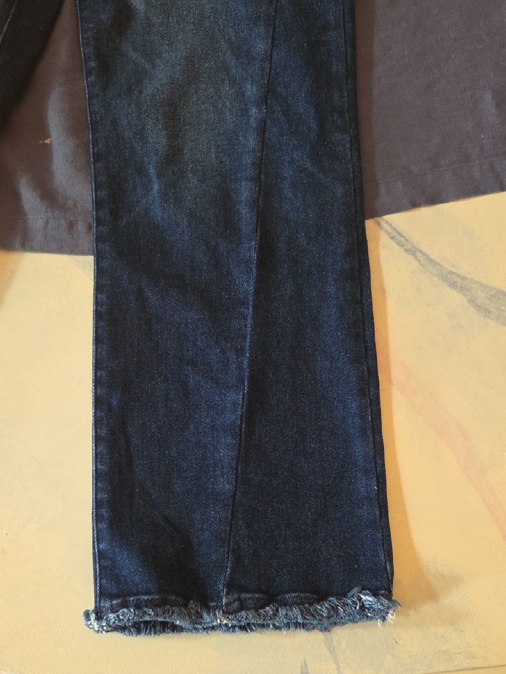 Wit & Wisdom Bennett Barely Bootcut Jeans Medium Wash Size 8 Style LI69JEHV - Picture 4 of 7